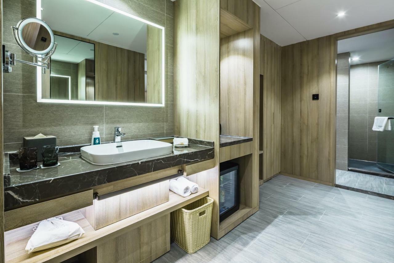 Atour Hotel Цзинань Экстерьер фото