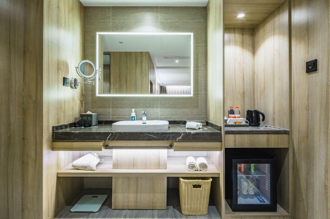 Atour Hotel Цзинань Экстерьер фото